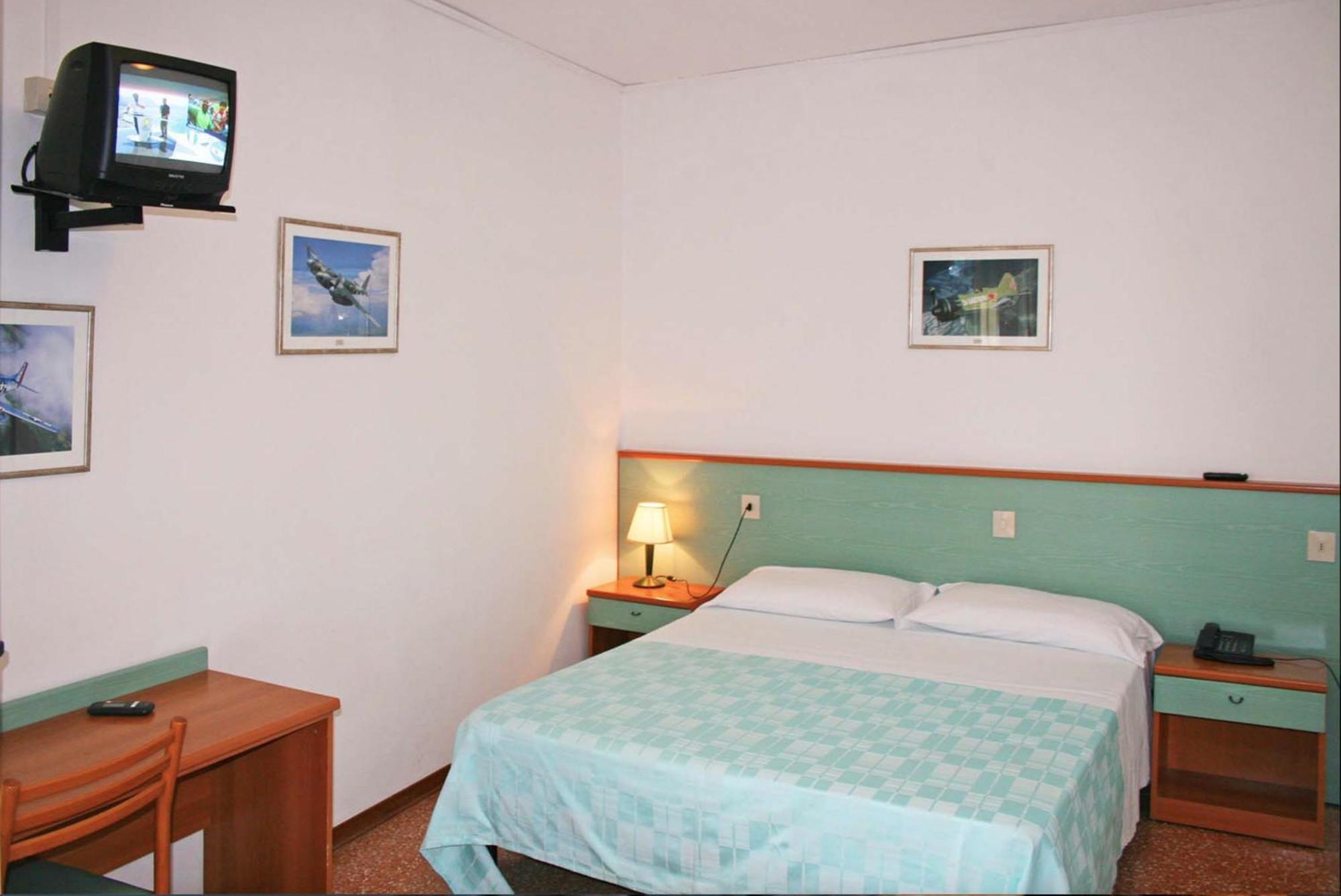 Hotel Janeiro Frontemare Lido di Jesolo Exterior photo